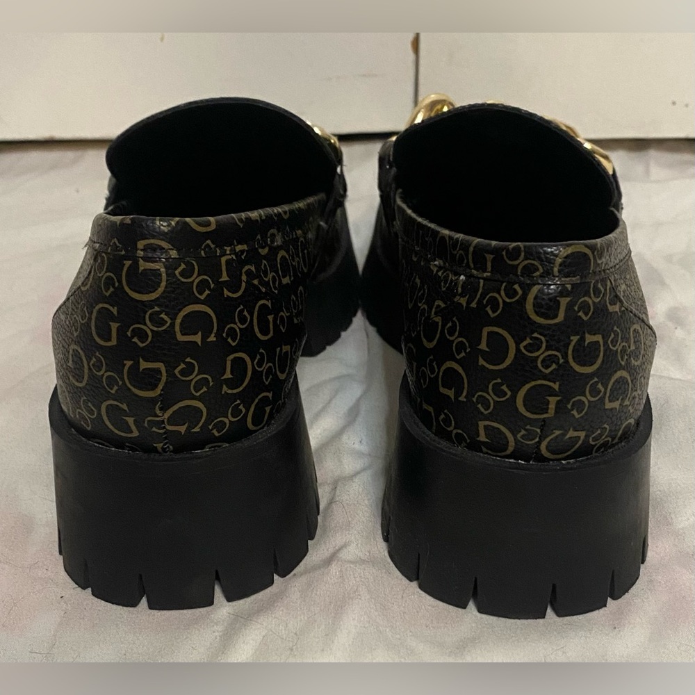 NWOT Guess Hillford Black PU Leather Gold Chain Platform Loafers Women Size 6.5 - Picture 4 of 8